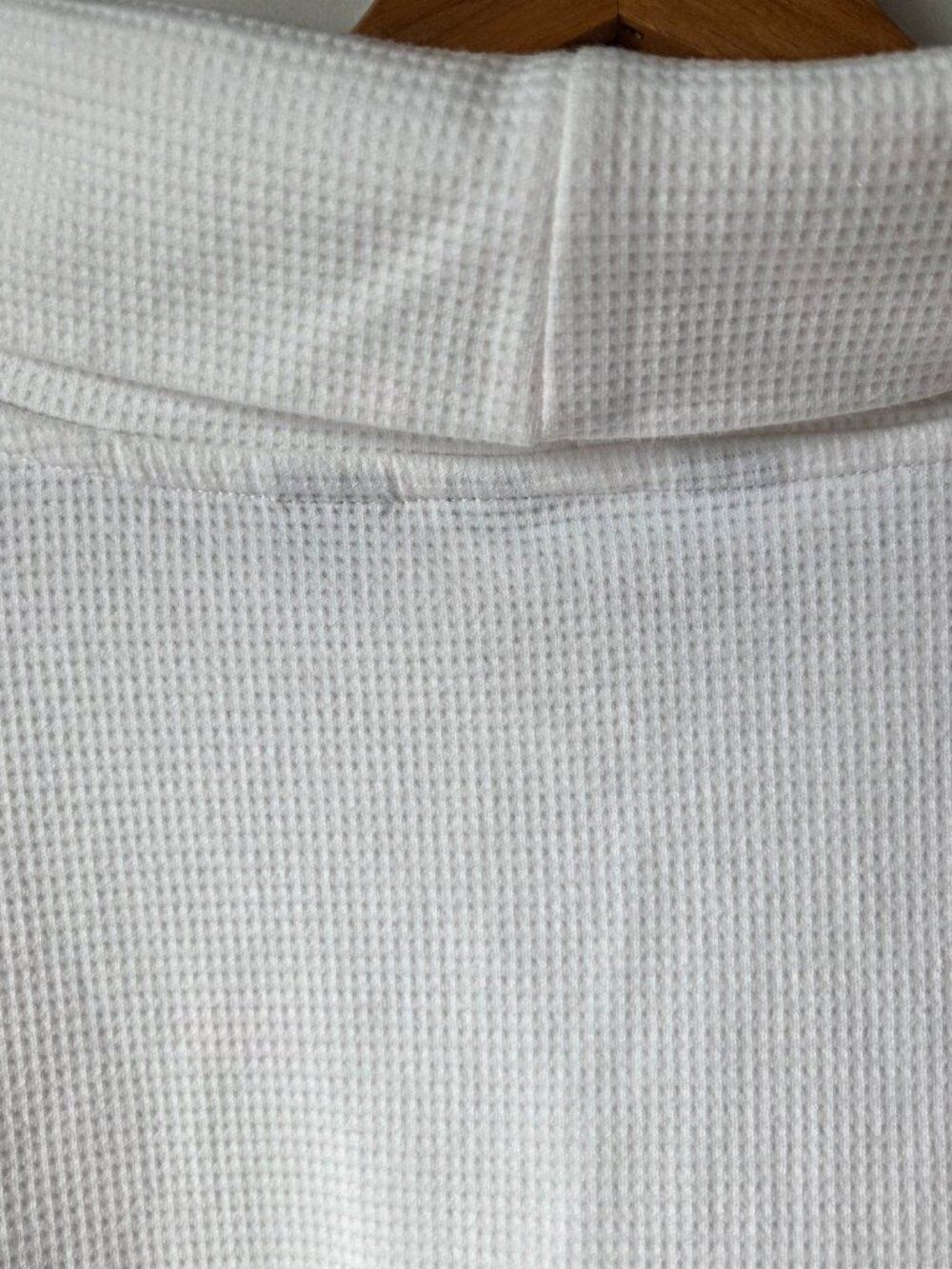 Like New Land's End White Mock Neck Waffle Size Xl Womens — image 4 of 8